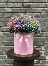 Цветочная композиция из Гипсофила и Розы в шляпной коробке в Ермолаево
