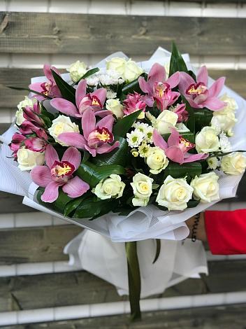 Букет цветов из: Розы и Хризантемы в Ермолаево