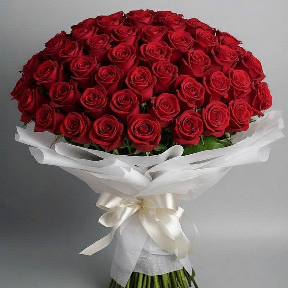 Букет 101 Красная роза Блэк Мэджик в Ермолаево