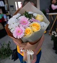 Букет цветов из:  Герберы, Розы и Хризантемы в Ермолаево
