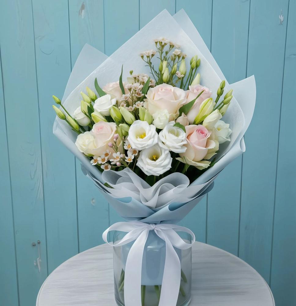 Букет цветов из: Розы и Лизиантусы в Ермолаево