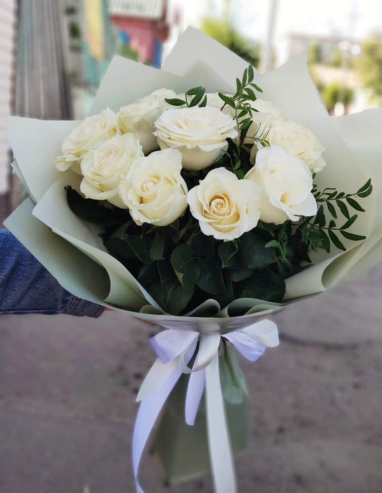Букет Белые розы Проуд в Ермолаево