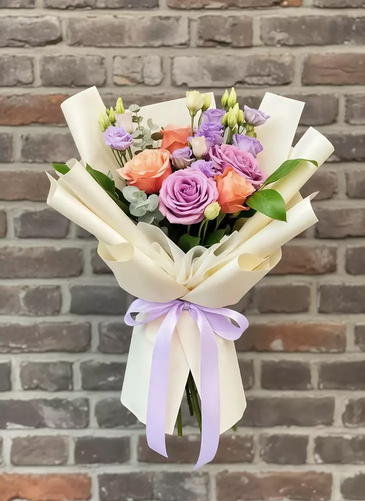 Букет цветов из: Лизиантусы и Розы в Ермолаево