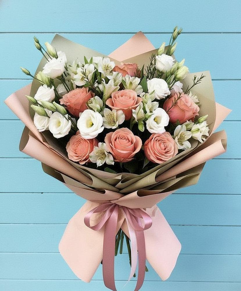 Букет цветов из: Розы, Альстромерии и Лизиантусы в Ермолаево