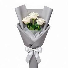 Букет 3 белые розы в Ермолаево