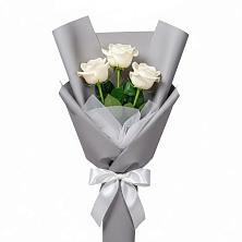 Букет 3 белые розы в Ермолаево