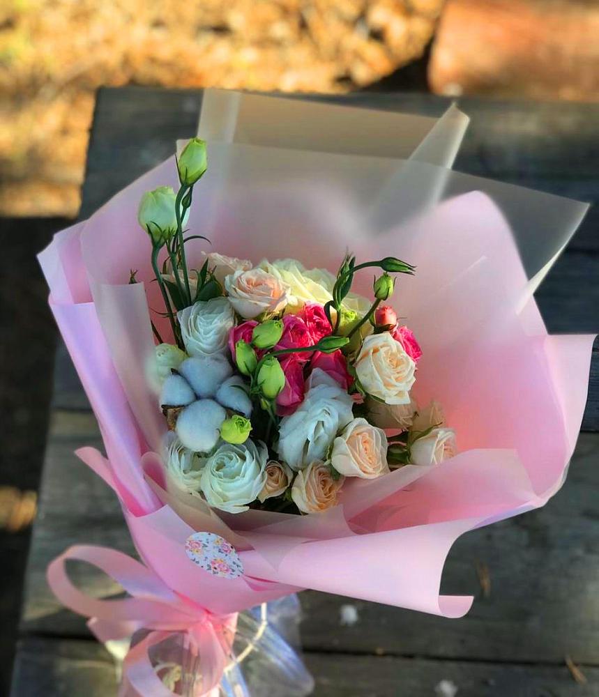 Букет цветов из: Розы и Лизиантусы в Ермолаево