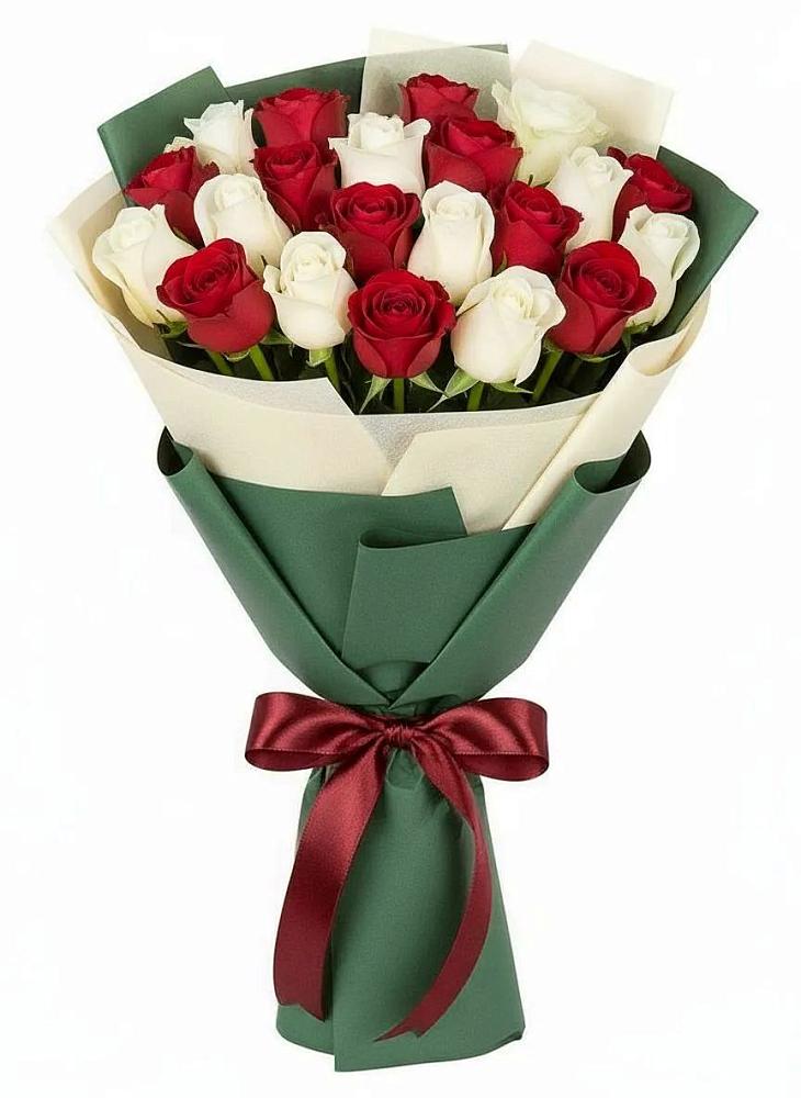 Букет Микс из красных и белых роз в Ермолаево