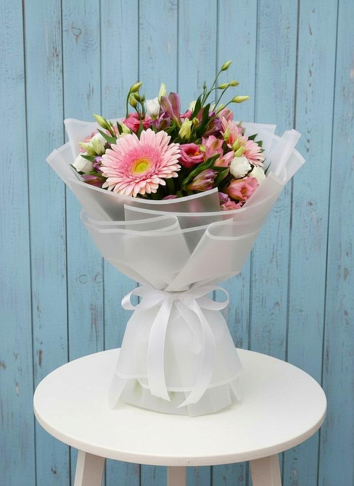 Букет цветов из: Герберы, Альстромерии и Лизиантусы в Ермолаево