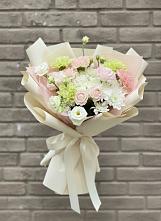 Букет цветов из:  Гвоздики, Розы, Лизиантусы и Хризантемы в Ермолаево
